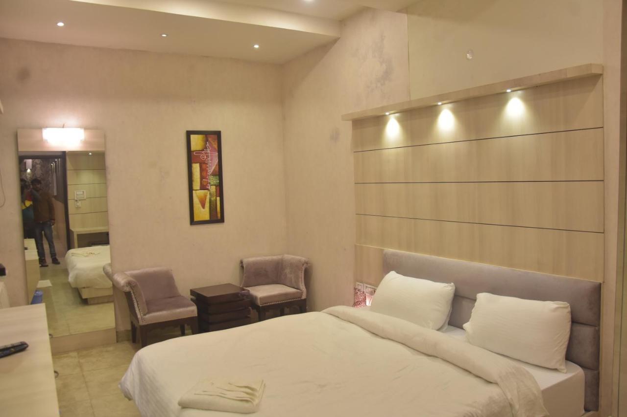 Hotel Mahendra Plaza Hardoi Экстерьер фото
